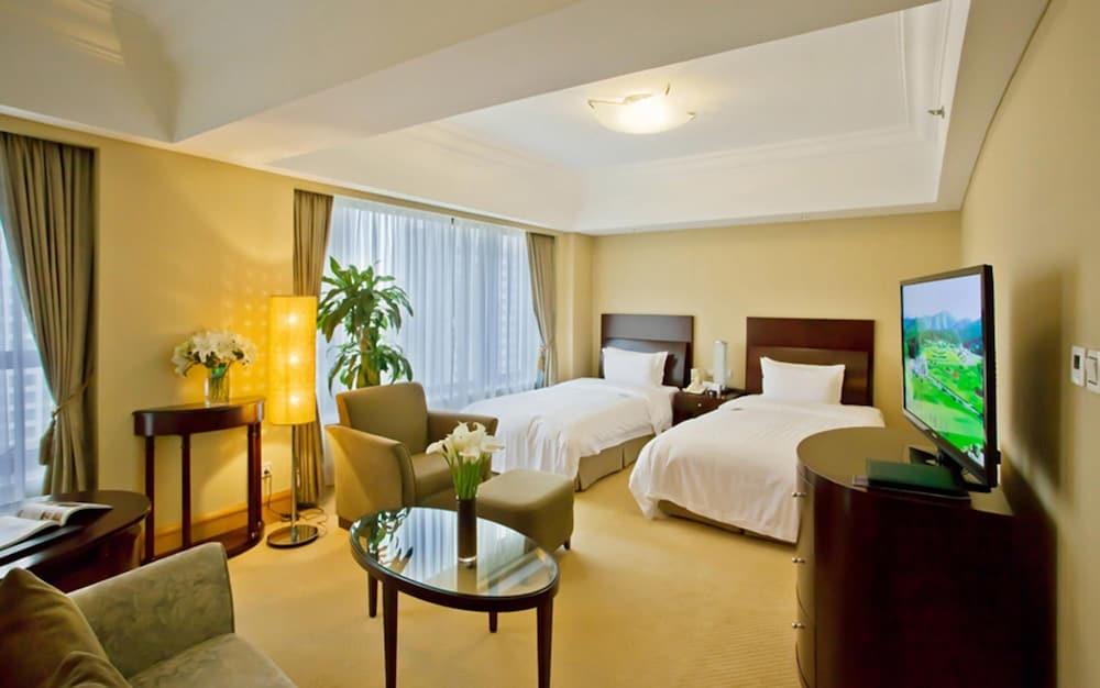 Furama Hotel Далиен Екстериор снимка