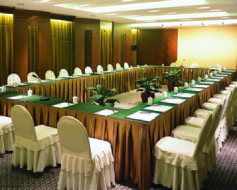 Furama Hotel Далиен Екстериор снимка