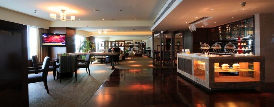 Furama Hotel Далиен Екстериор снимка