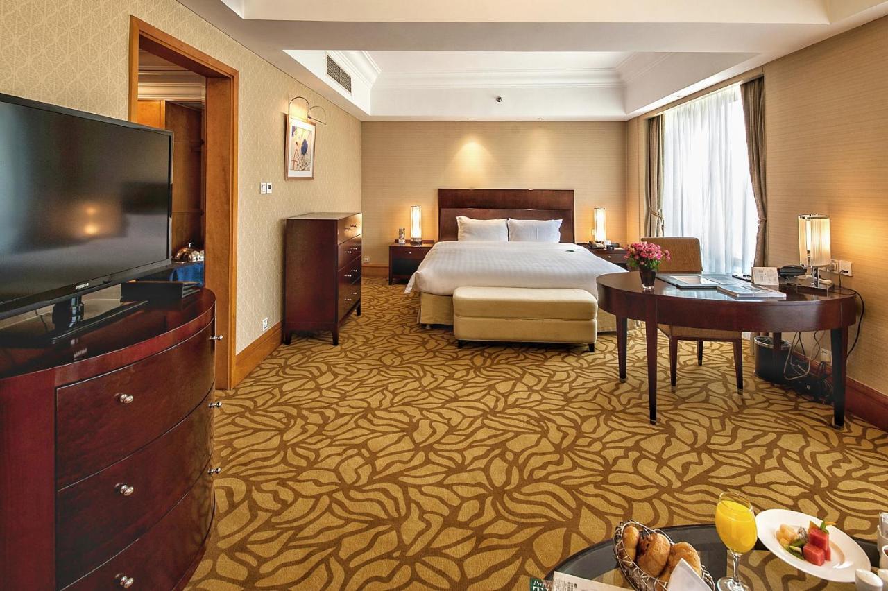 Furama Hotel Далиен Екстериор снимка